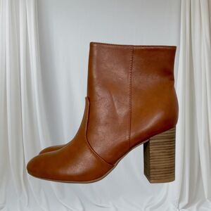 Old Navy NWT Elegant Cognac Brown Faux Leather Heeled Ankle Boots US 7